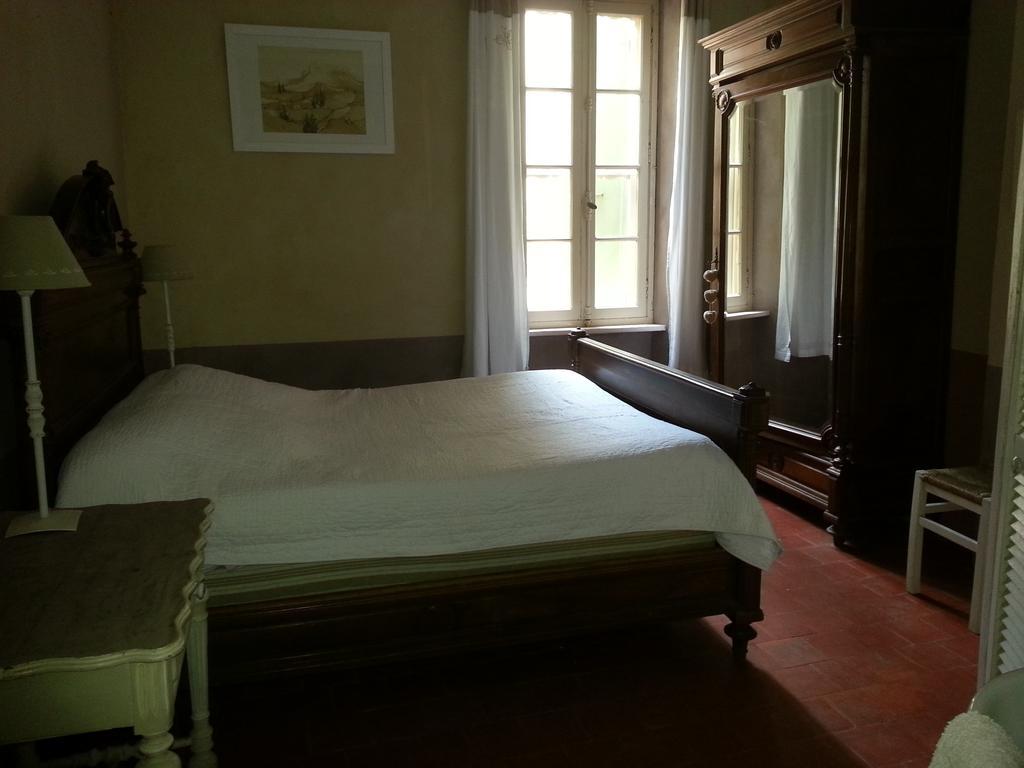 Bed and Breakfast Le Patio Des Cigales à Roquefort-des-Corbières Chambre photo